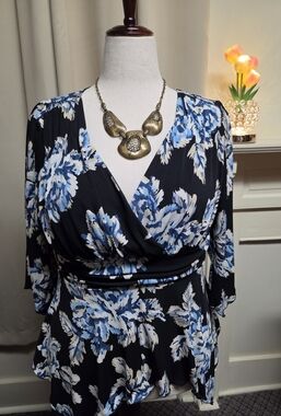 Studio 1940 Top Floral V-neck, A-Line Waist, Size XL